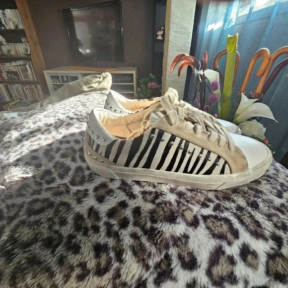 Zara | Zebra Pattern Studded Distressed (but like new!) Sneakers Size 41 - Picture 15 of 16